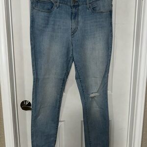 Blue Distressed Levi’s Jeans